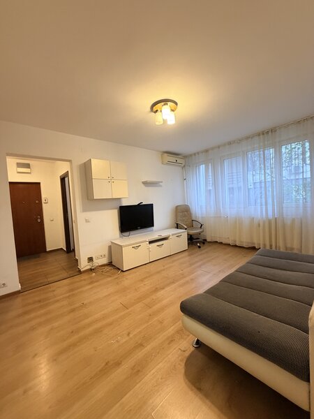 Dristor, 3 minute metrou, etajul 1, renovat.