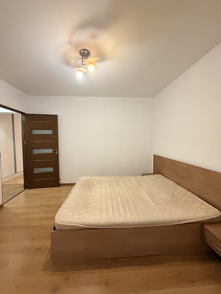 Dristor, 3 minute metrou, etajul 1, renovat.