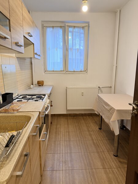 Dristor, 3 minute metrou, etajul 1, renovat.